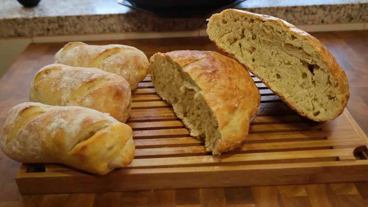 Pão caseiro rústico uma receita fácil e deliciosamente crocante para fazer