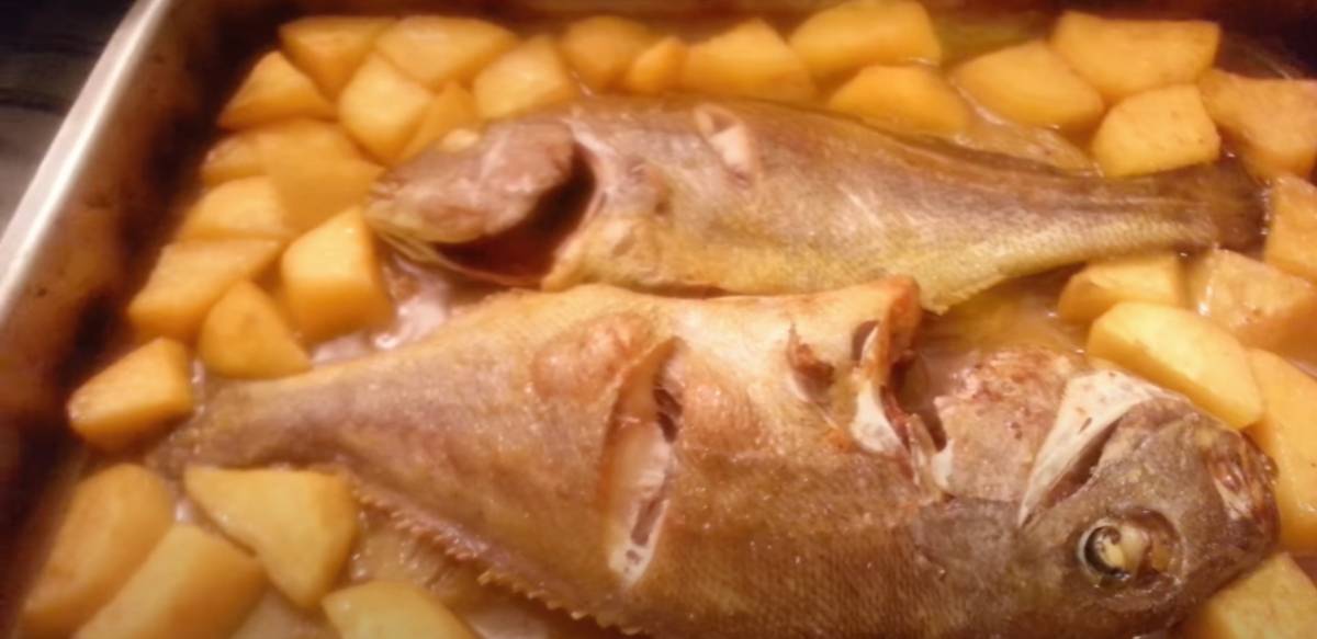 Peixe no Forno com Batata Doce e Açafrão