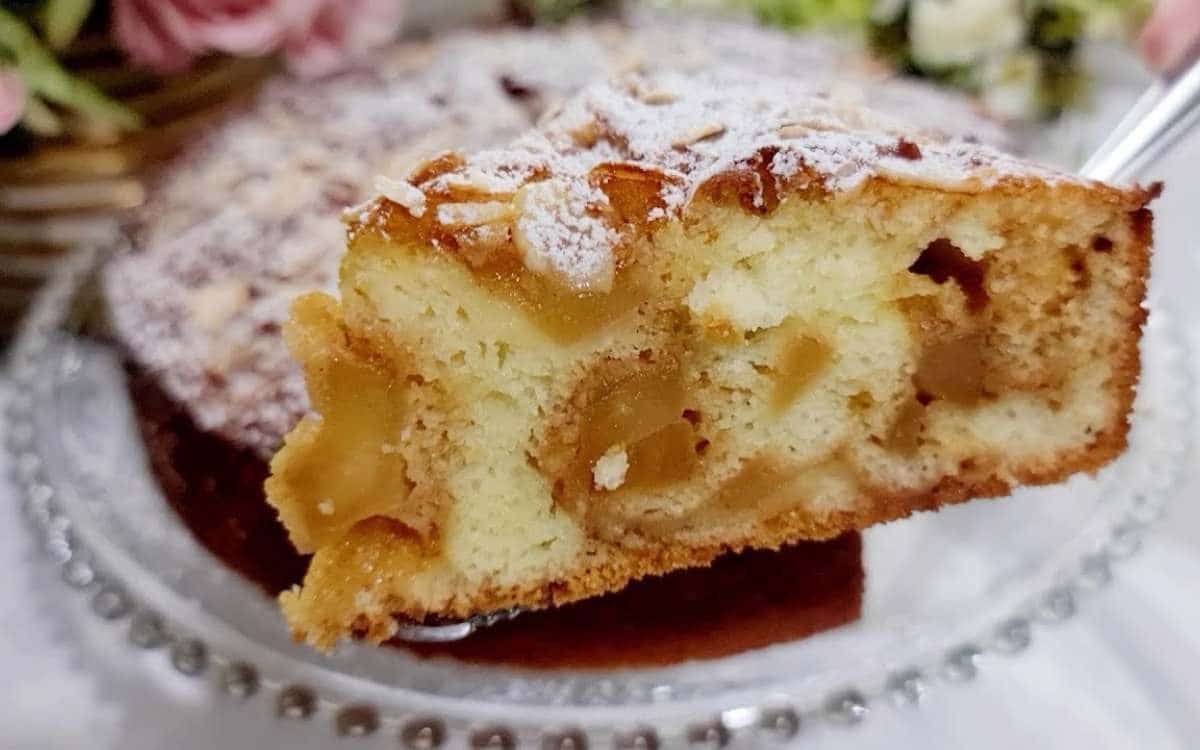 Bolo de Maçã Caramelizada