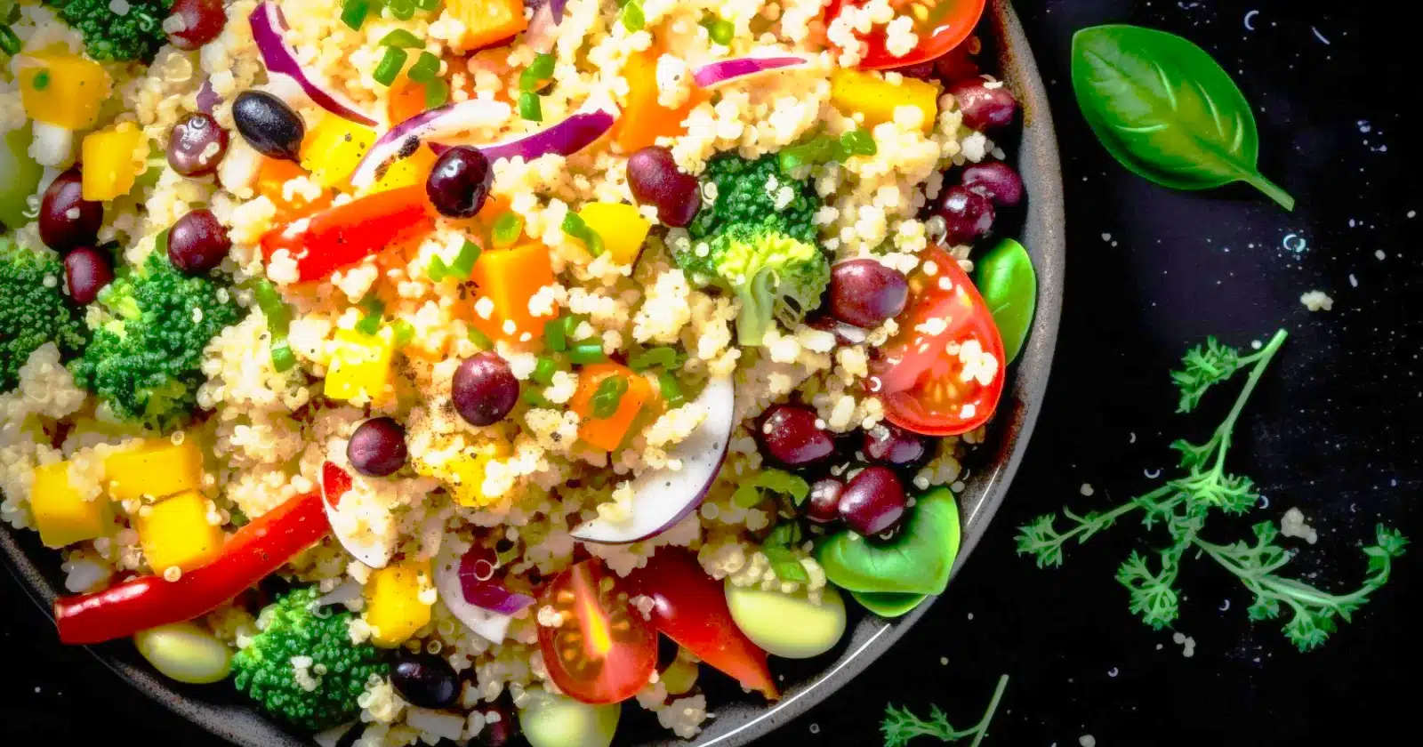 Salada de Couscous com Legumes Salteados e Queijo Feta