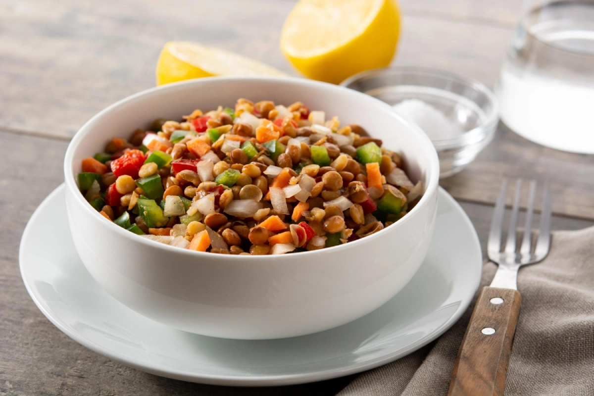 Salada de Feijão Frade com Atum e Maçã Verde