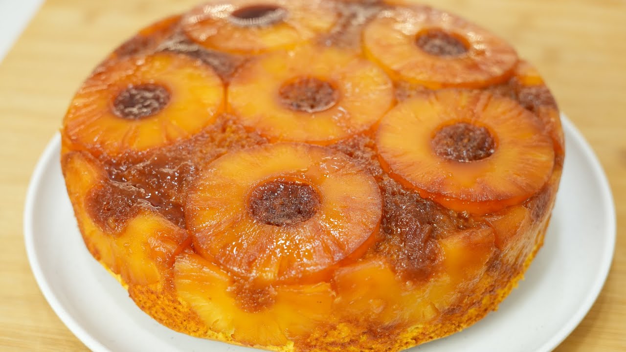 Bolo de ananás caramelizado