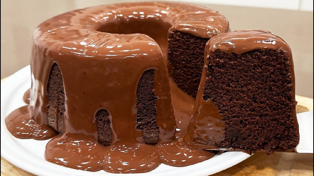 Bolo de chocolate húmido e fofo